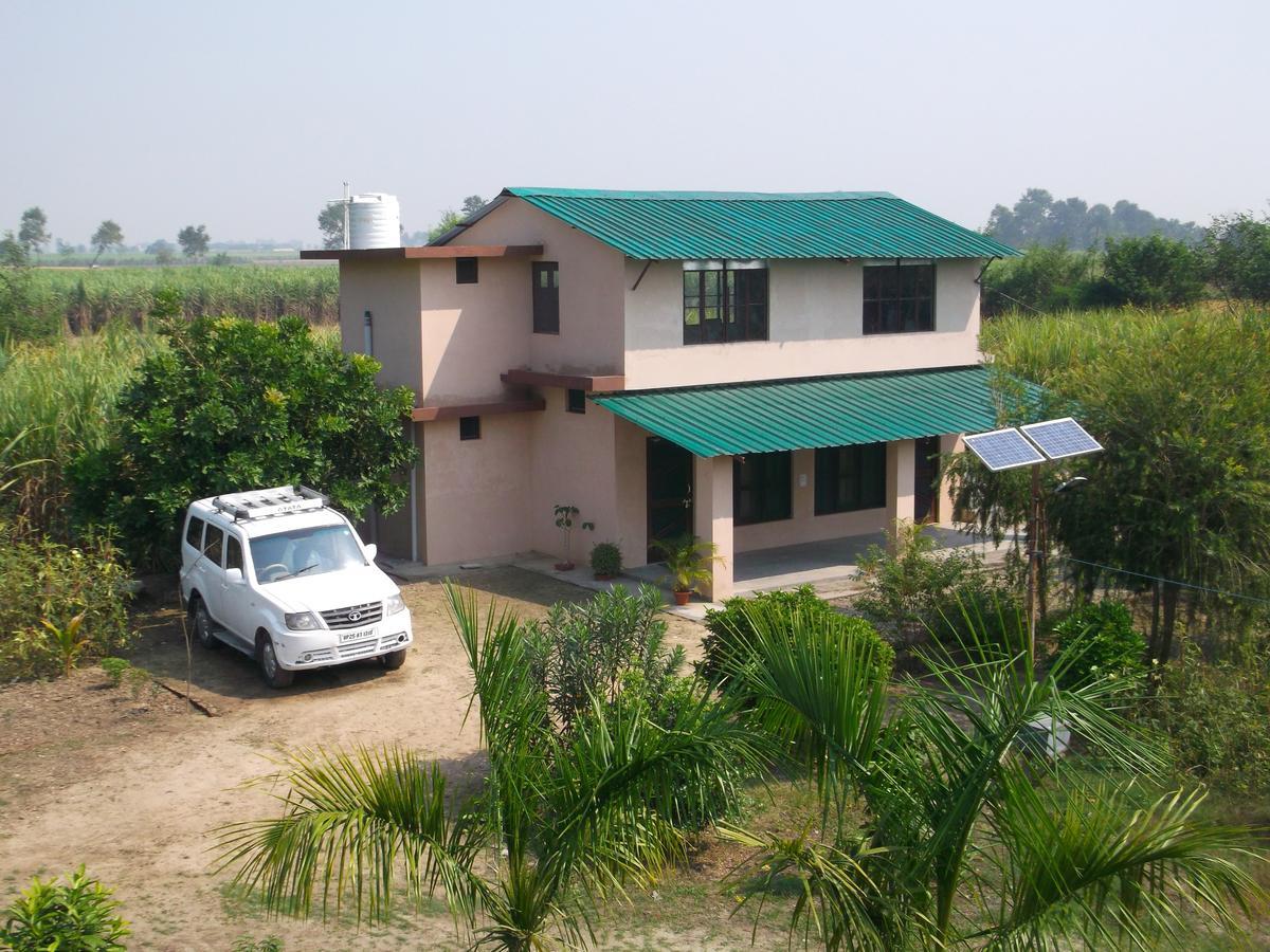V Resorts Dudhwa Wilderness Camp Lakhimpur Extérieur photo